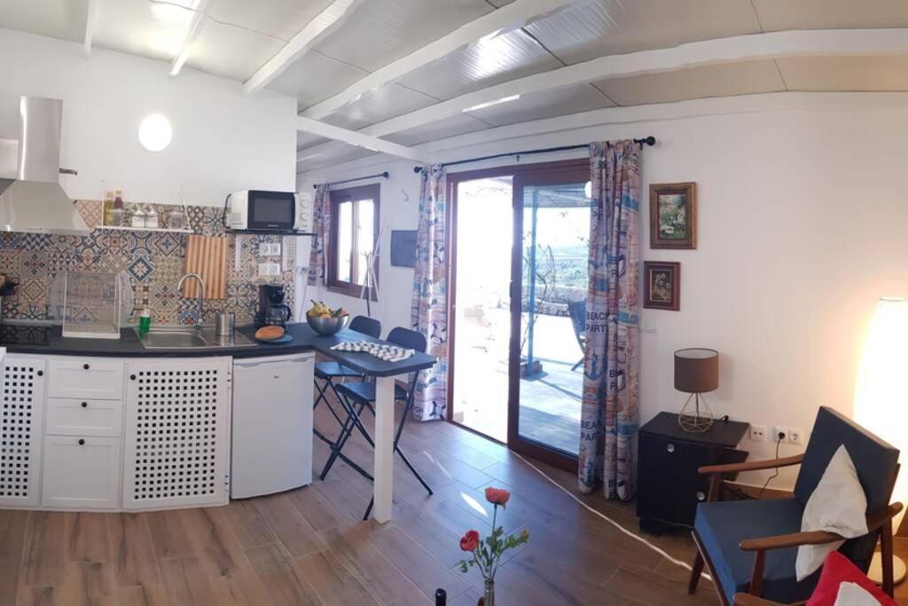Minicasa 2 En Arico Viejo Con Fibra Optica Apartment Ngoại thất bức ảnh